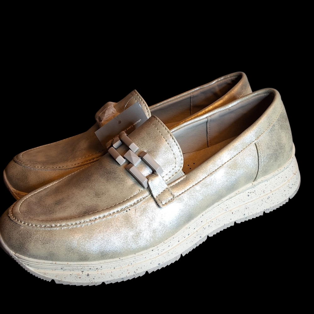 New Patrizia By Spring Step Silver Loafers Sz 9